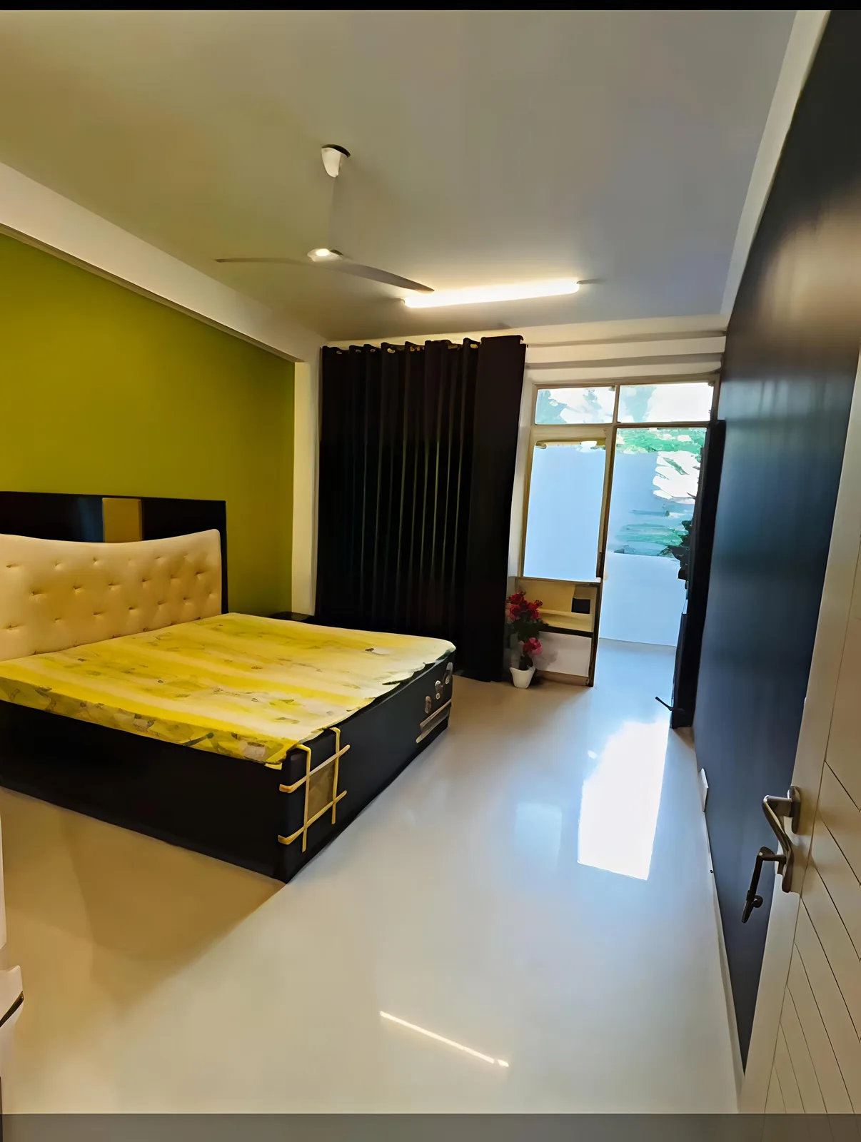 L-17A/5 First Floor, DLF Phase-2 photo 7