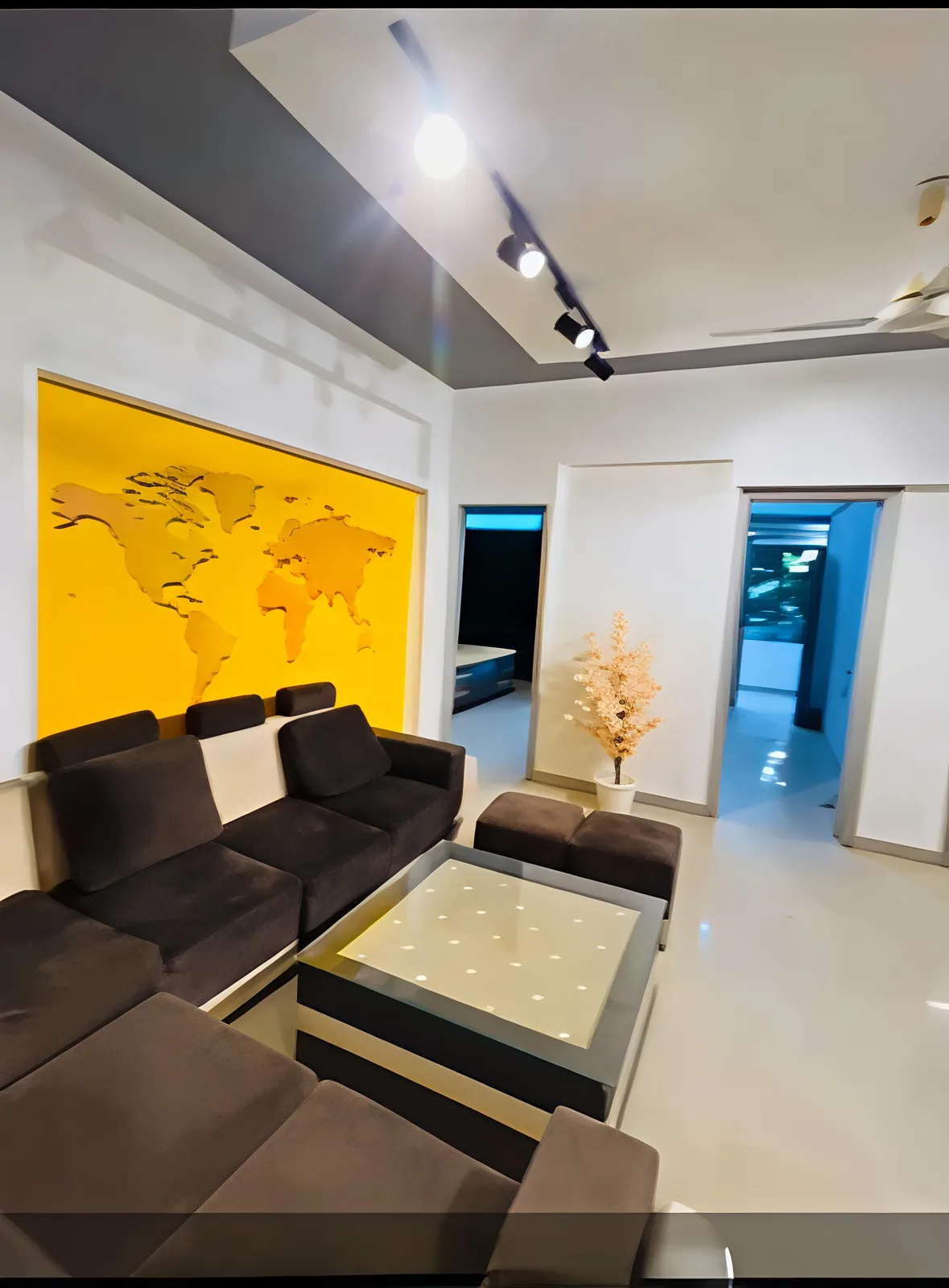 L-17A/5 First Floor, DLF Phase-2 photo 8