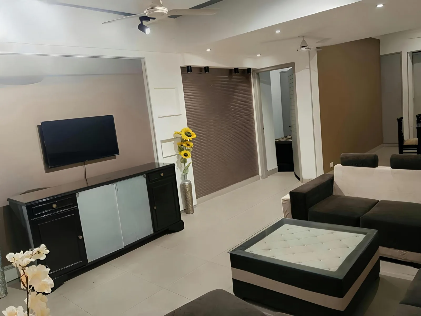 L-17A/5 First Floor, DLF Phase-2 photo 20