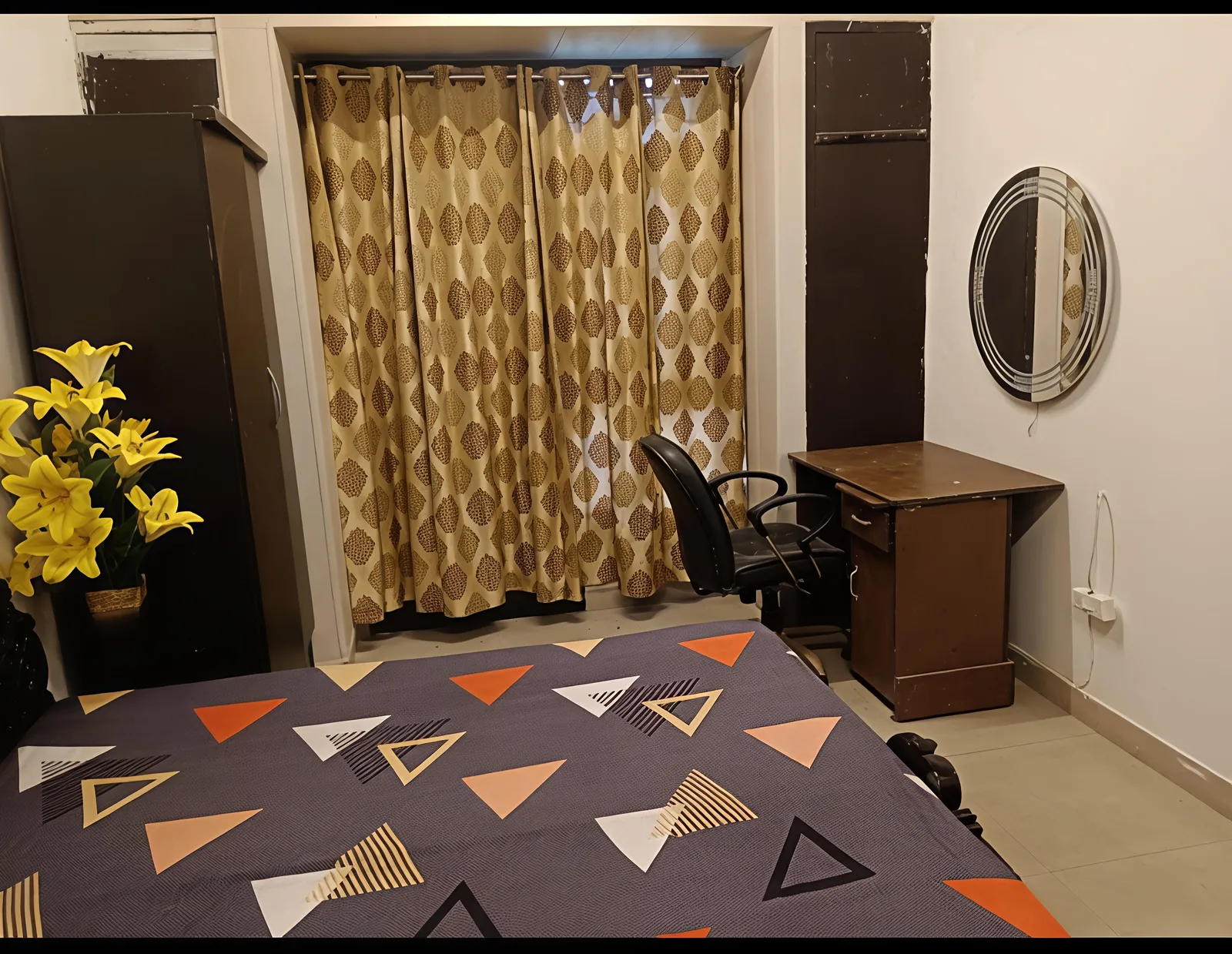 L-17A/5 Second Floor, DLF Phase-2 photo 2