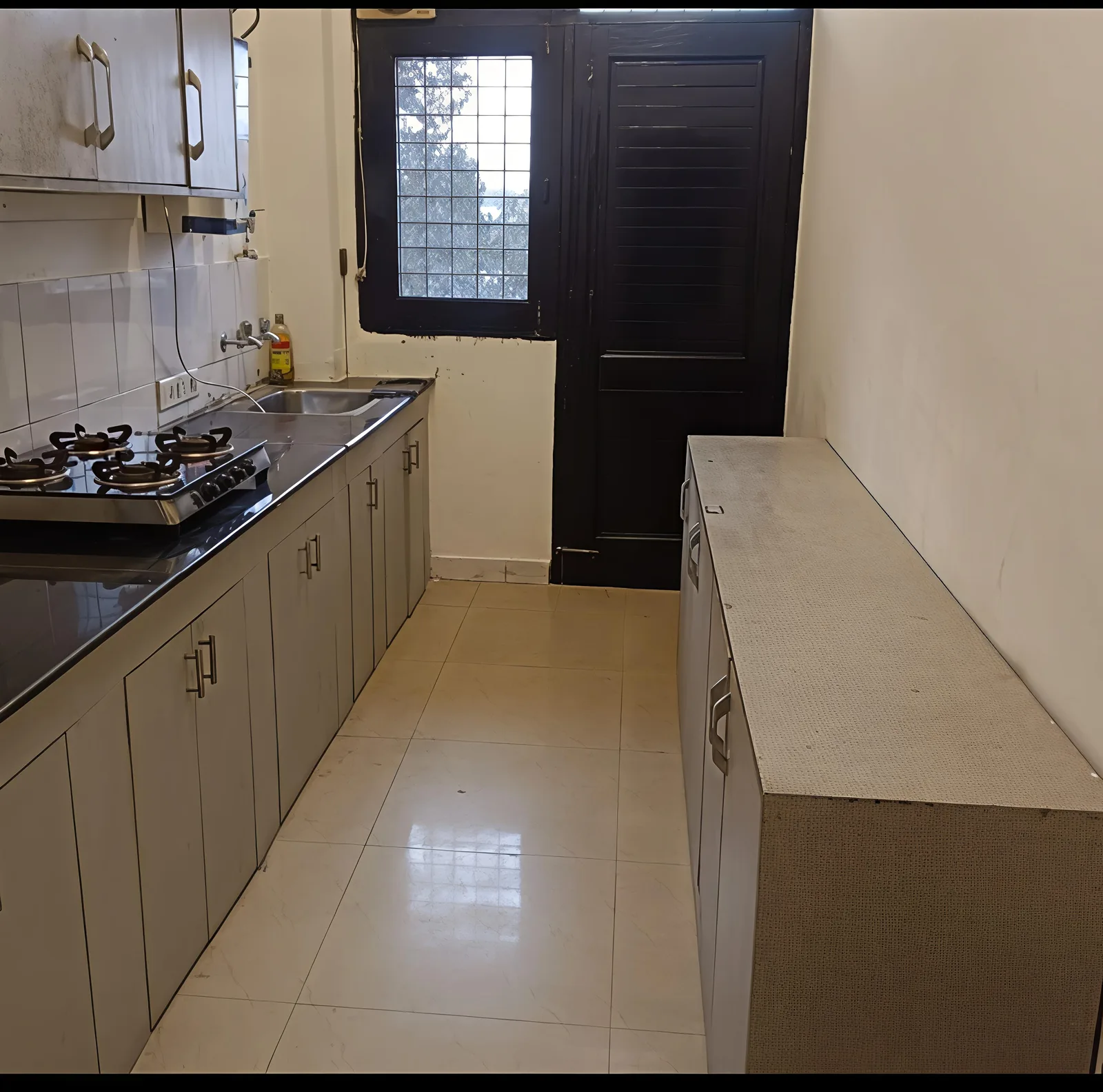L-17A/5 Second Floor, DLF Phase-2 photo 6