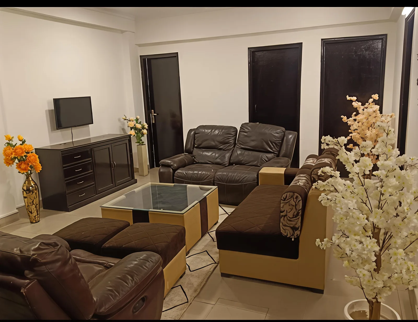 L-17A/5 Second Floor, DLF Phase-2 photo 12
