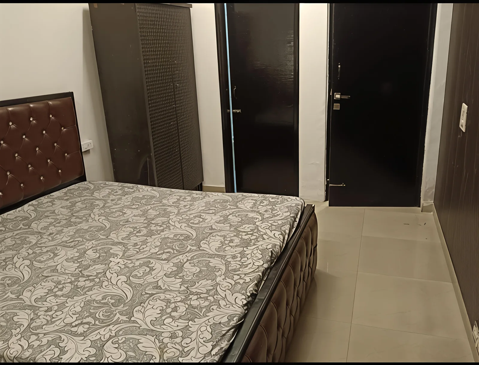 L-17A/5 Second Floor, DLF Phase-2 photo 18