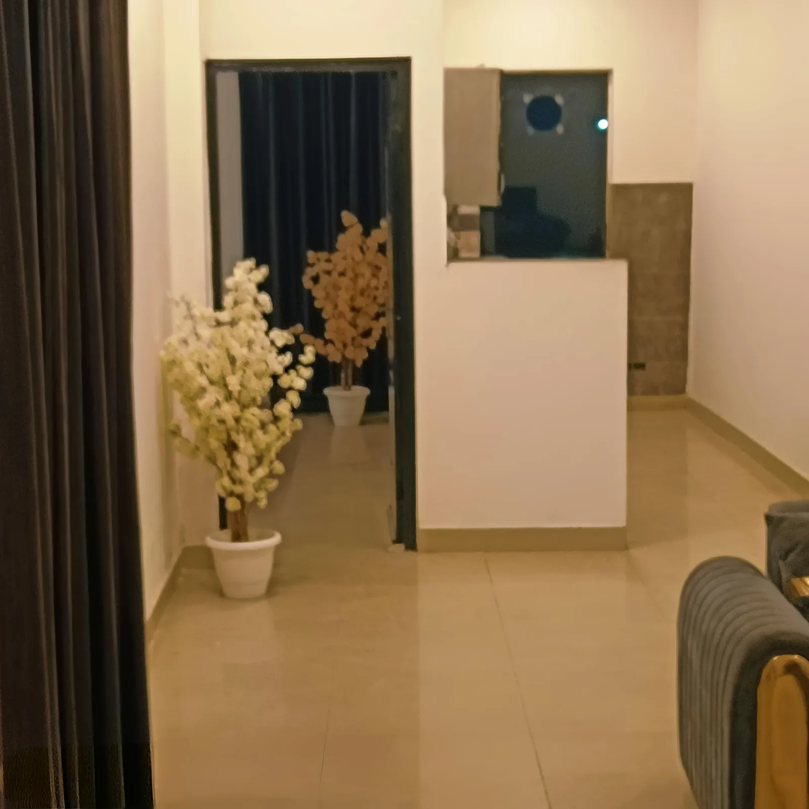 L-17A/5 Third Floor, DLF Phase-2 photo 4