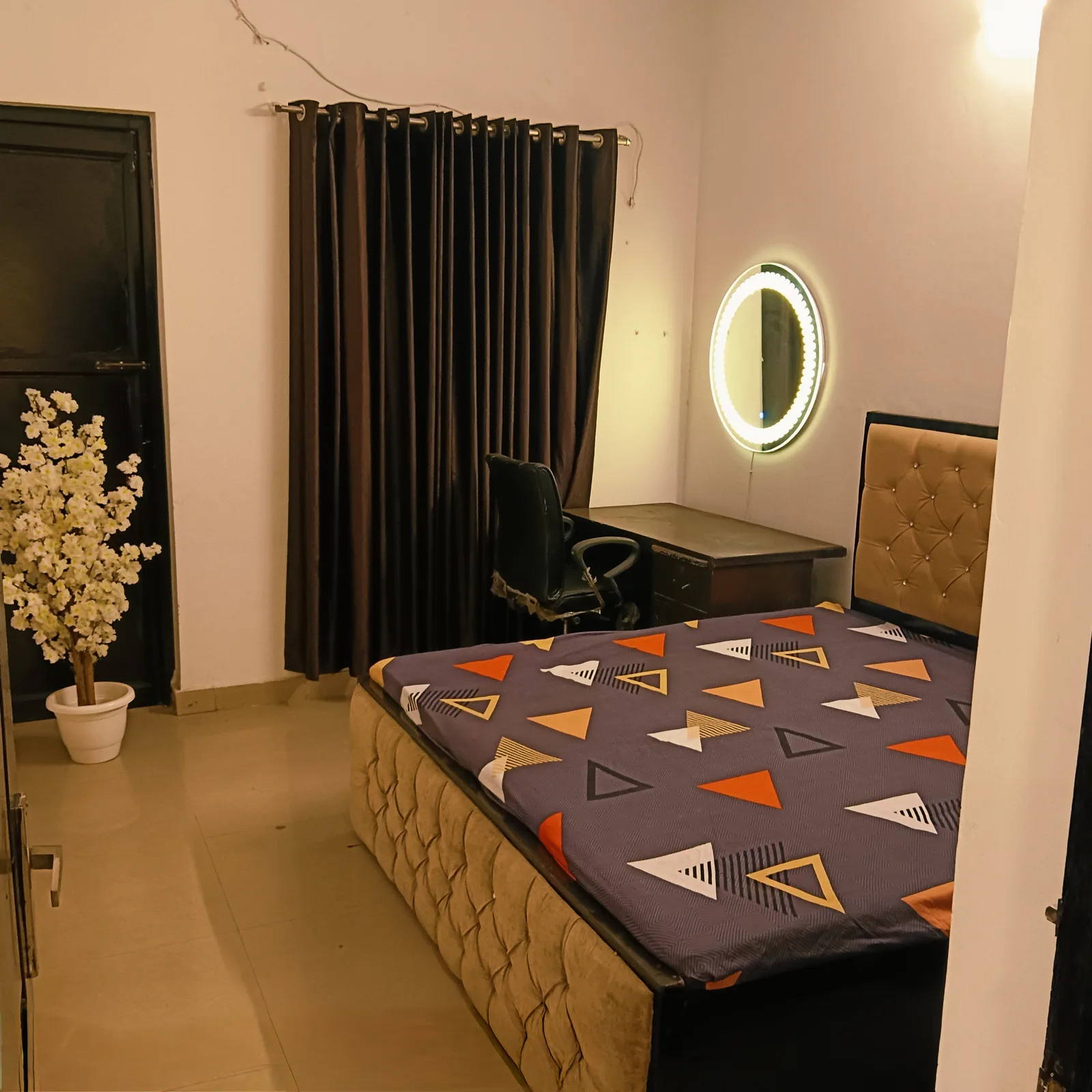 L-17A/5 Third Floor, DLF Phase-2 photo 16