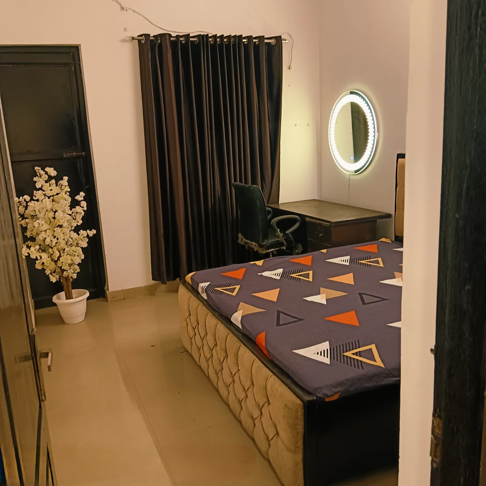 L-17A/5 Third Floor, DLF Phase-2 photo 17