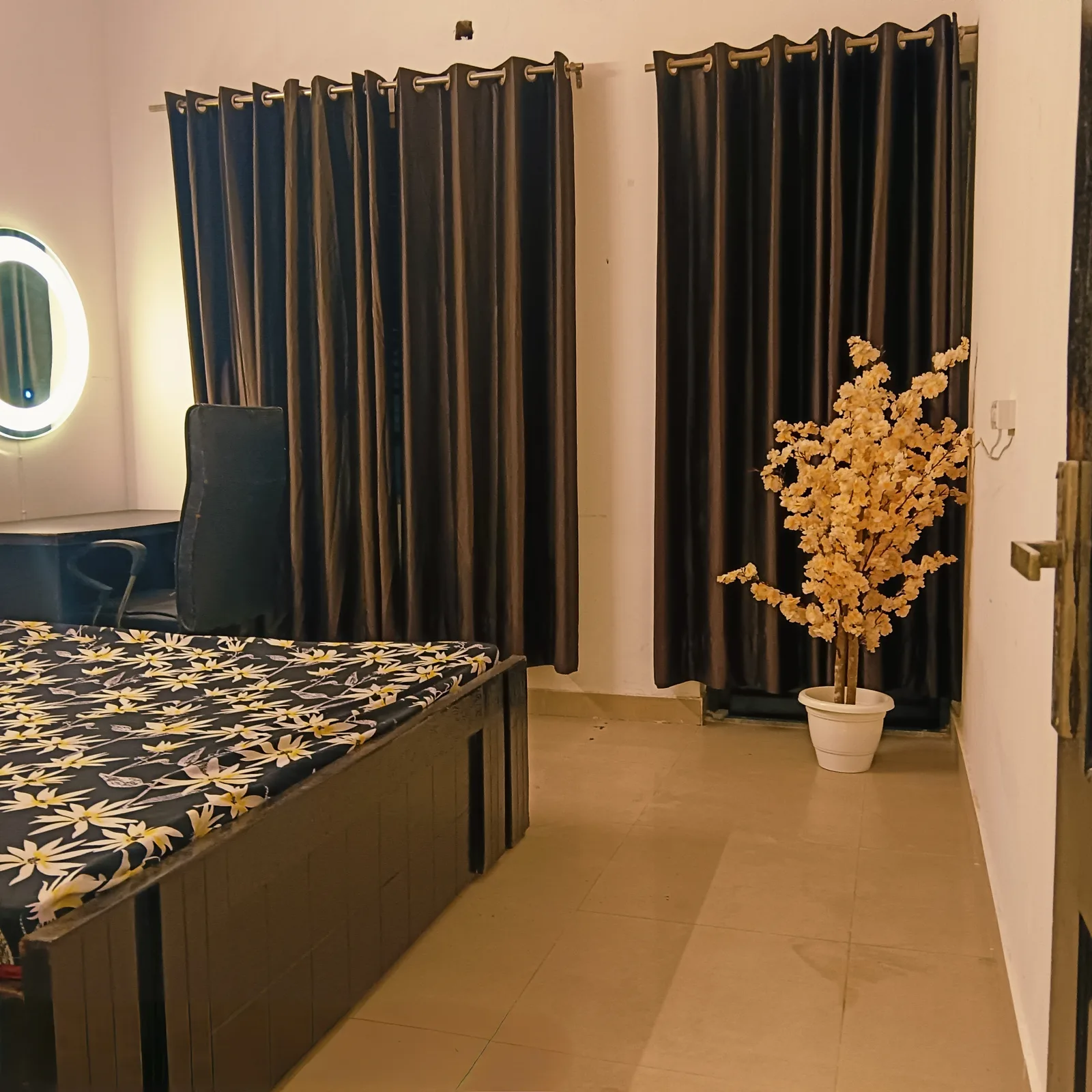 L-17A/5 Third Floor, DLF Phase-2 photo 25